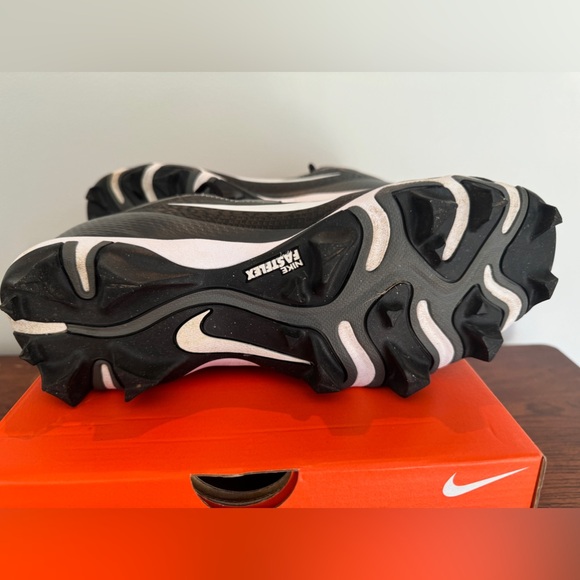 Nike Vapor Edge Shark 2 Men's Football Cleat - Picture 6 of 7